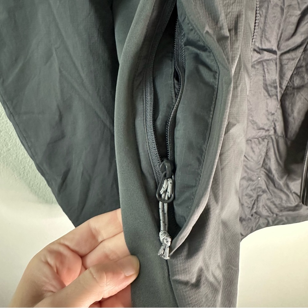 Arc'teryx Atom LT Insulated Charcoal Hooded Jacket SZ S - Picture 5 of 9